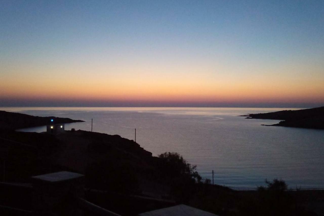Δωμάτια σε οικογενειακή κατοικία Ateni Γαύριο